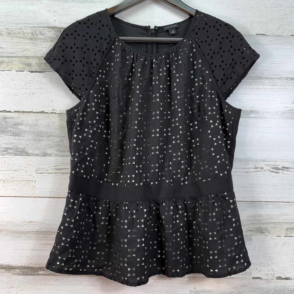 Ann Taylor Black Laser Cut Geometric Peplum Blouse Top Womens Size 10 Cap Sleeve